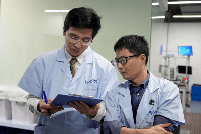 ����ʵ�����з���Ա��ϸ��¼��������