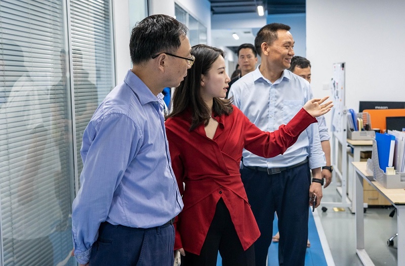 ����������Ҷ�ֳ�һ�вι�����Ƽ�